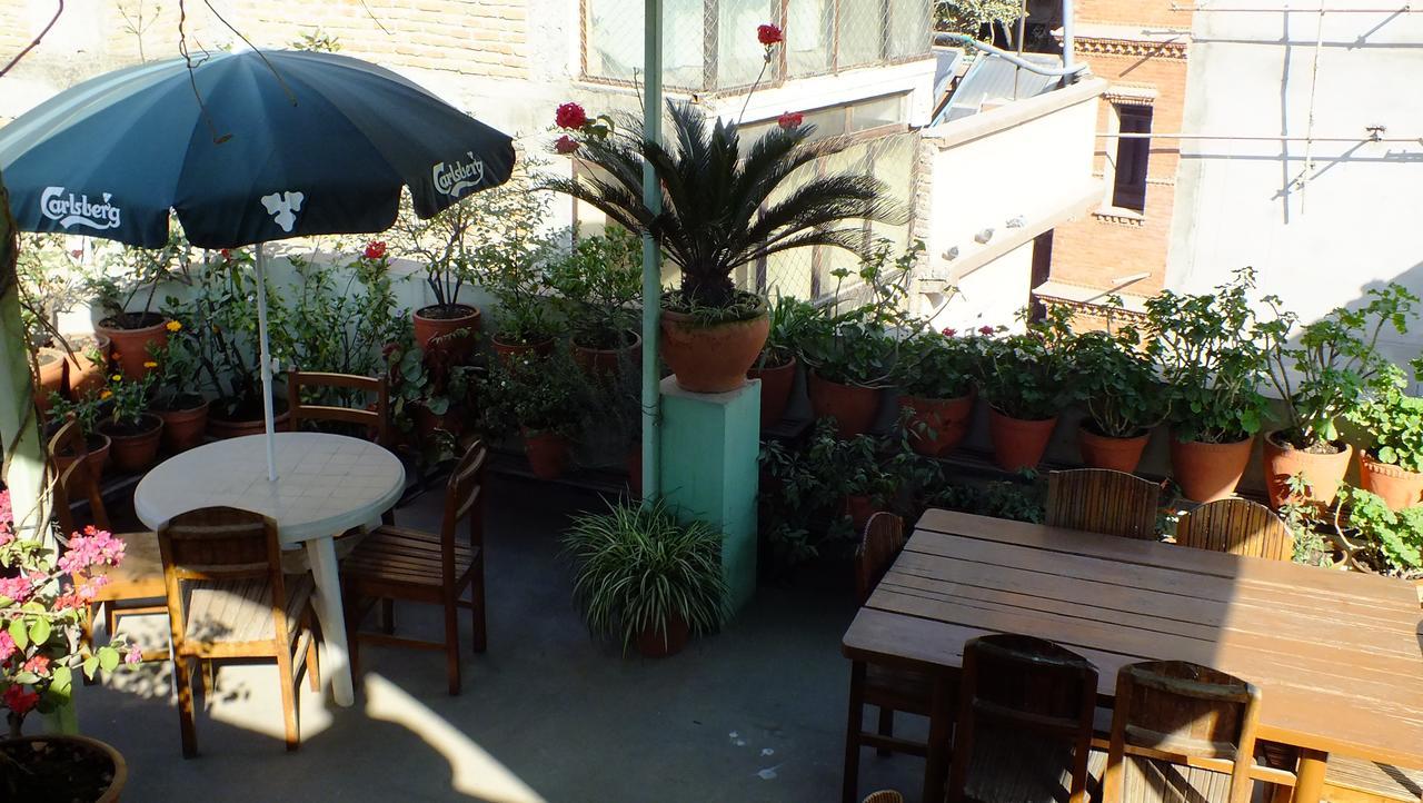 Hotel Dolphin Catmandu Exterior foto