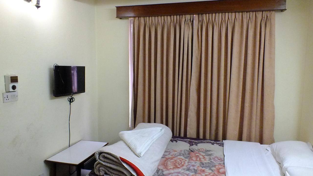 Hotel Dolphin Catmandu Exterior foto